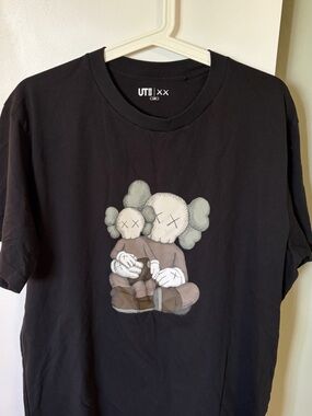 Uniqlo Black UT Logo Graphic Crewneck Tee
